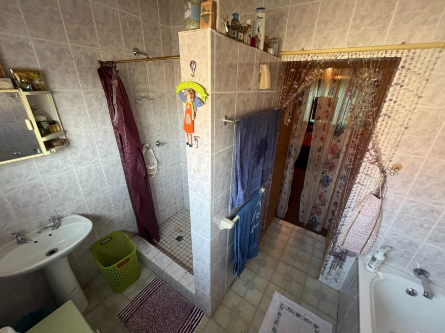 4 Bedroom Property for Sale in Geelhoutpark North West